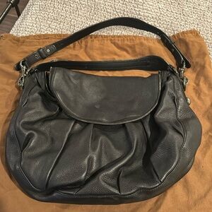 AUTHENTIC Black Gucci Icon Bit Leather Satchel Bag.